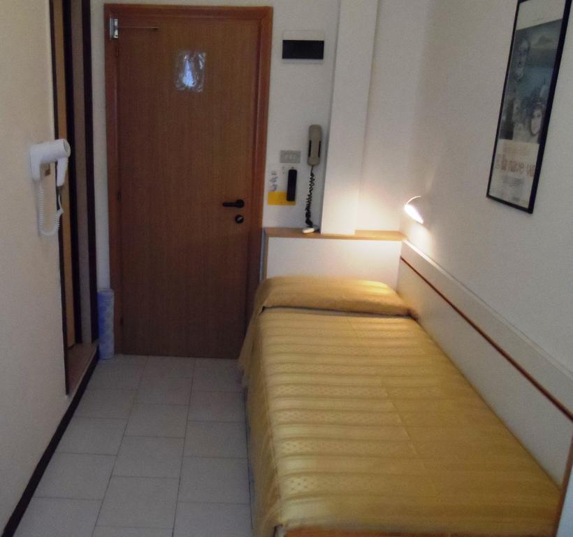 Hotel La Dolce Vita Римини Номер фото